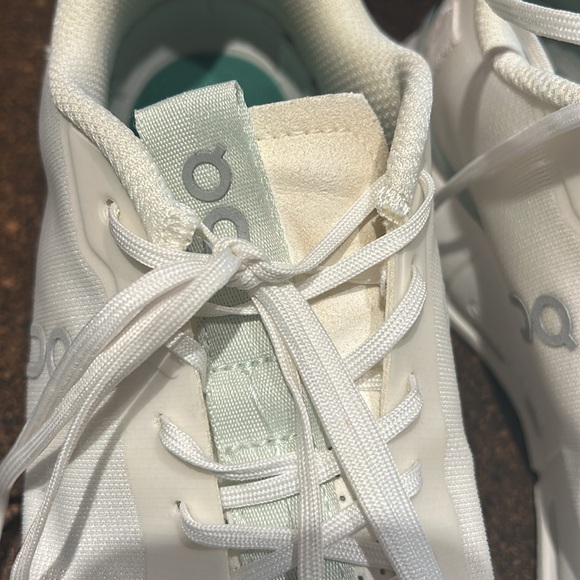 On Running White Athletic Shoes - Picture 10 of 10